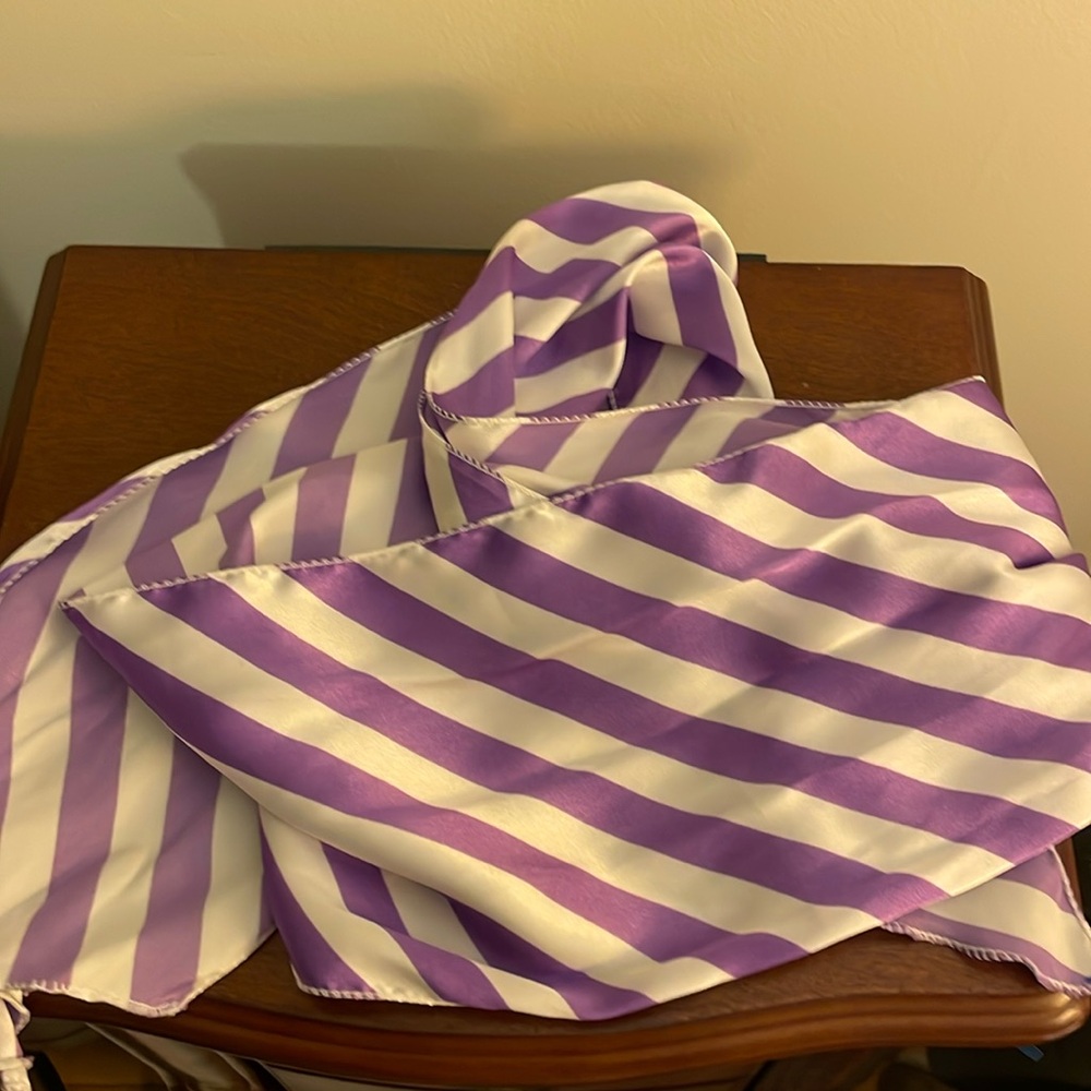 🌻3 for $25 Purple and white striped fashion scarf